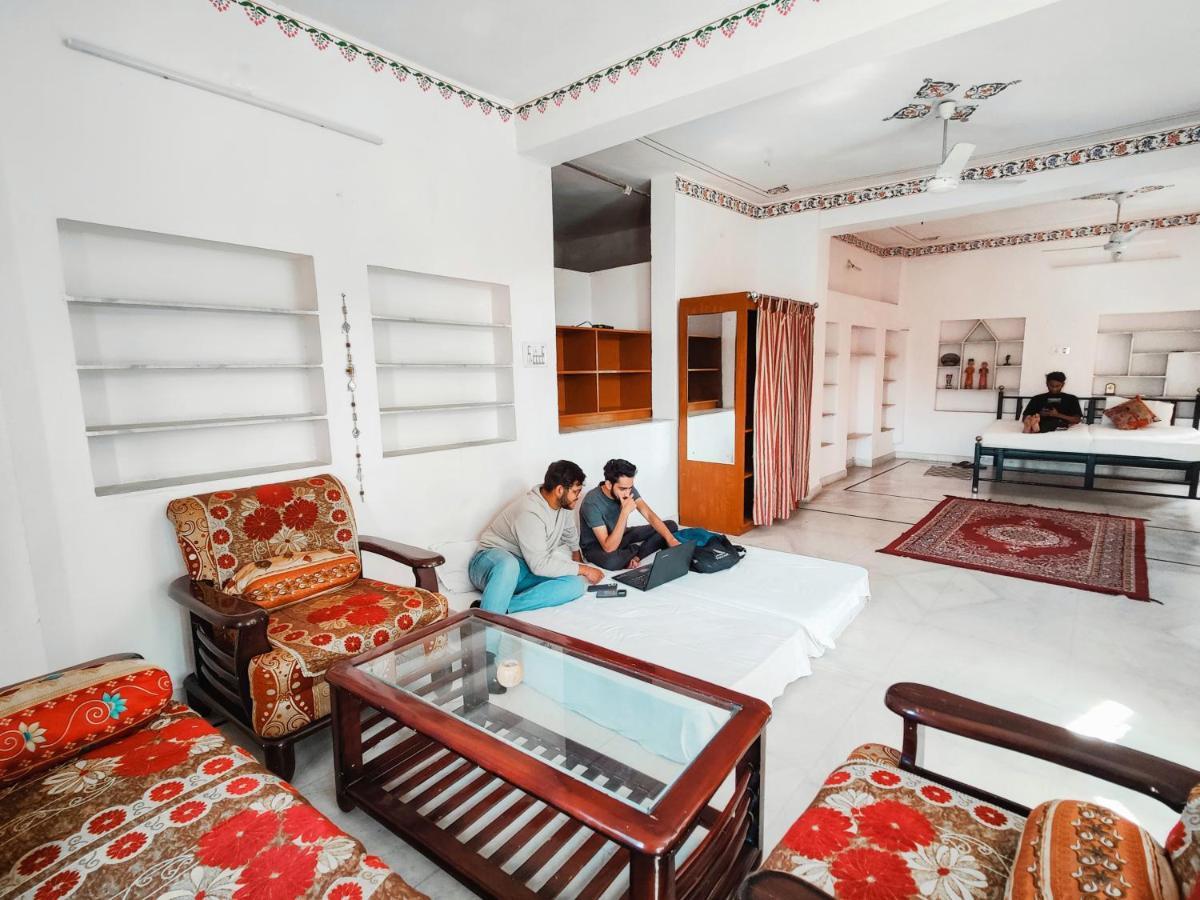 Musafir Hostel อุเดเปอร์ ภายนอก รูปภาพ